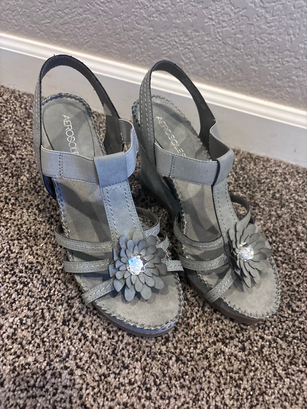 Aerosoles Cotton Tail Women's Slingback Sandals Size 7.5M Gray Flower Accent